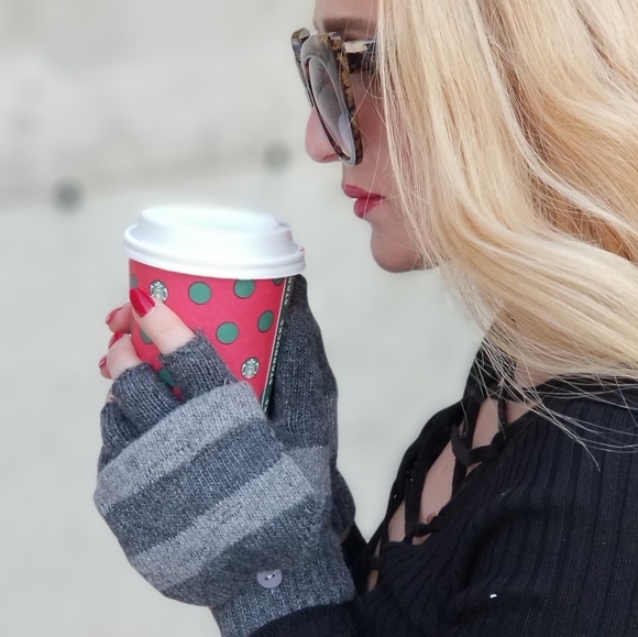 Black or Gray Fingerless Mittens / Gloves - Picture 1 of 4